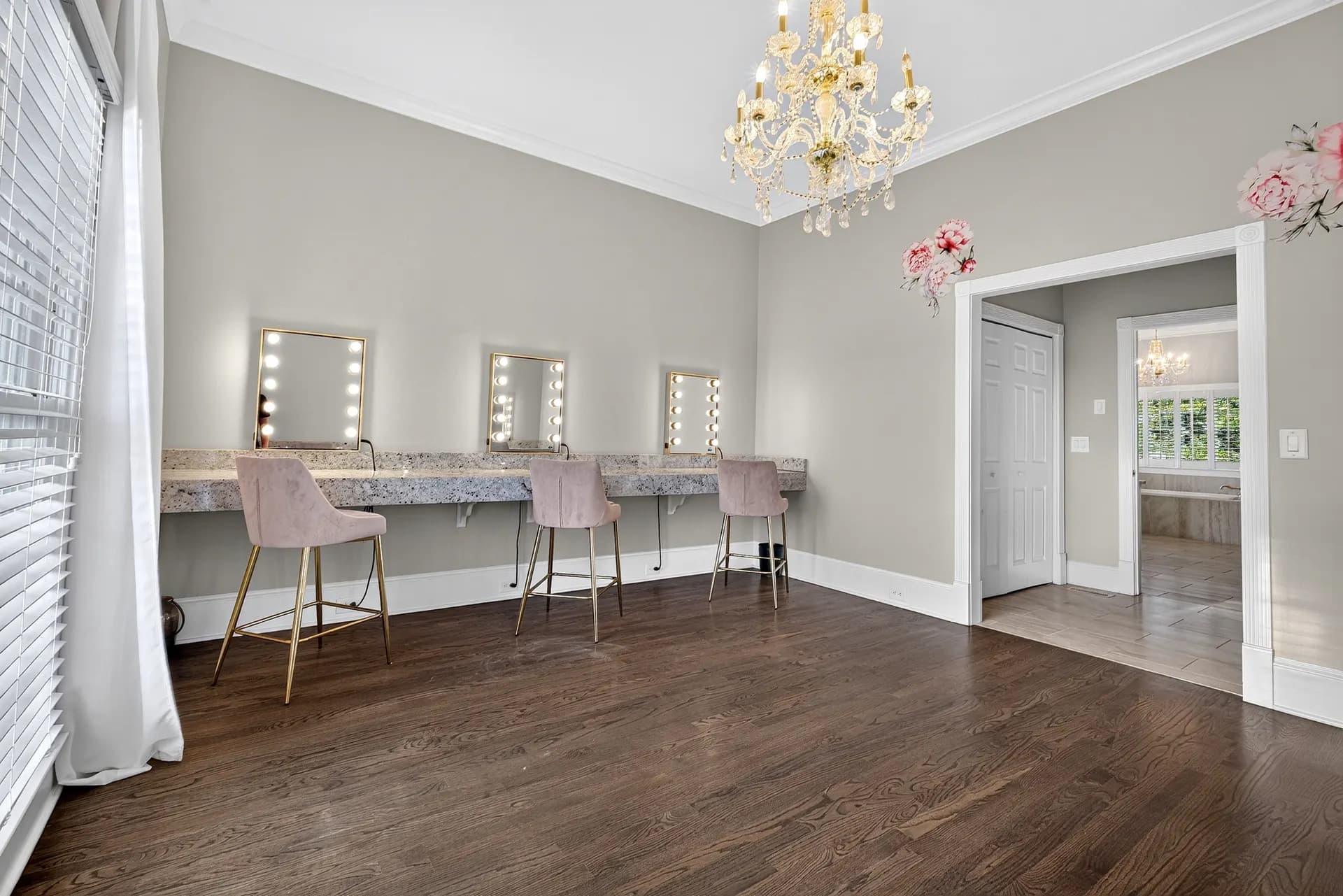 Bridal suite getting-ready space