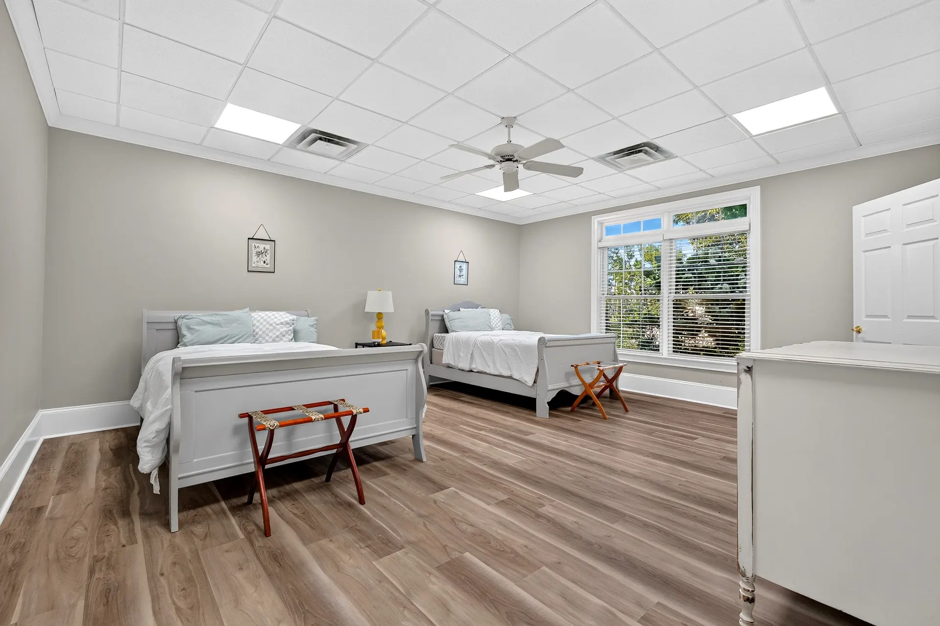 Bedroom twin beds at White Fallow Estate